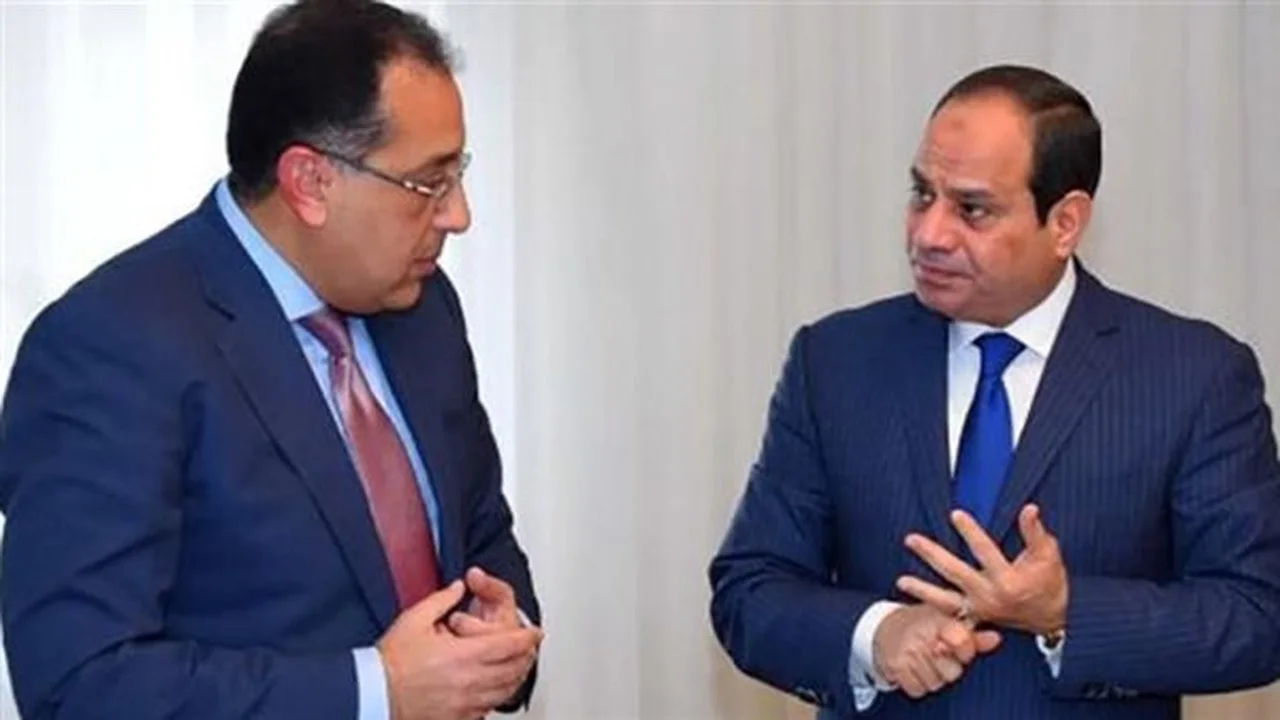 4 قرارات حكومية.. تفاصيل صرف منحة جديدة وتوسيع خدمات التأمين الصحي للمواطنين